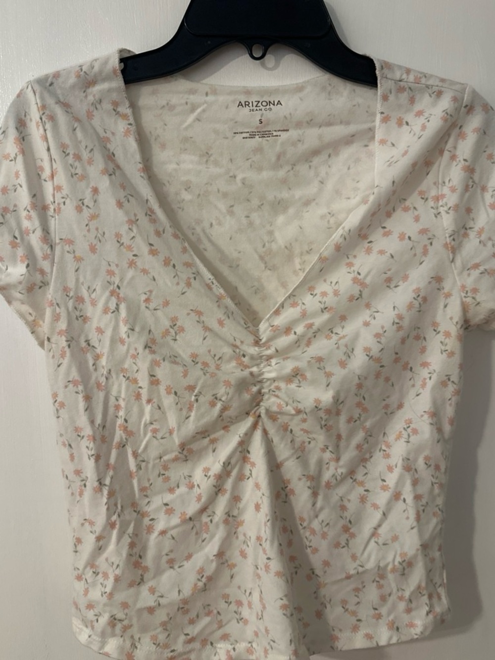 Arizona Jean Company Cream Short Sleeve V-Neck Top with Pink Floral Print